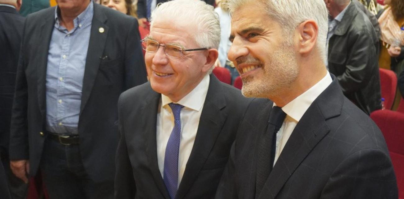 κ΄λ,