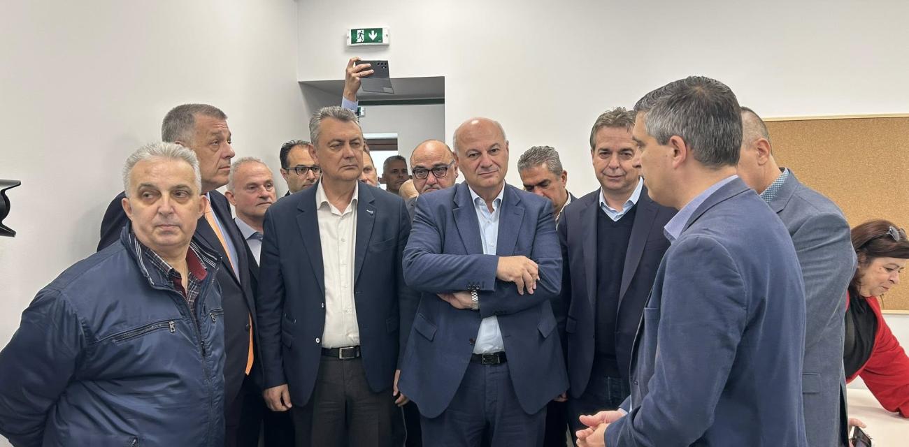 xristos-dimas-episkepsi-sxolikes-monades