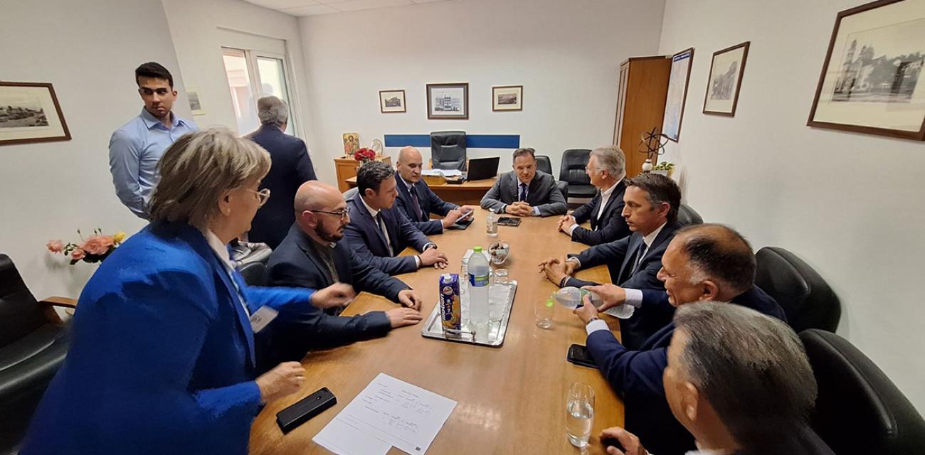 Egkainia-neas-pterygas-sto-Geniko-Nosokomeio-Kalamatas