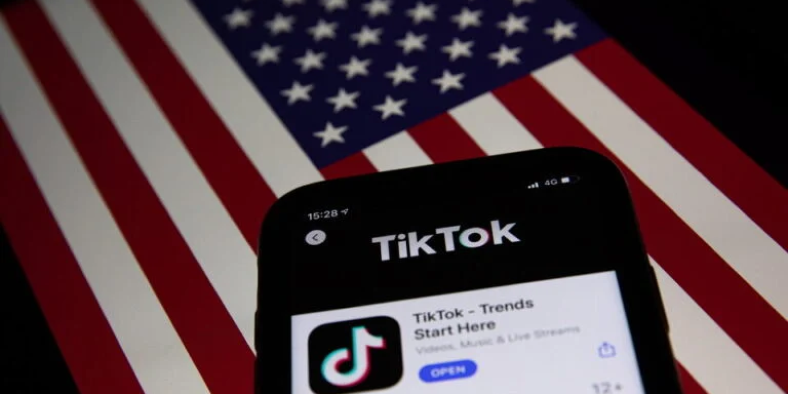 tiktok_usa_flag