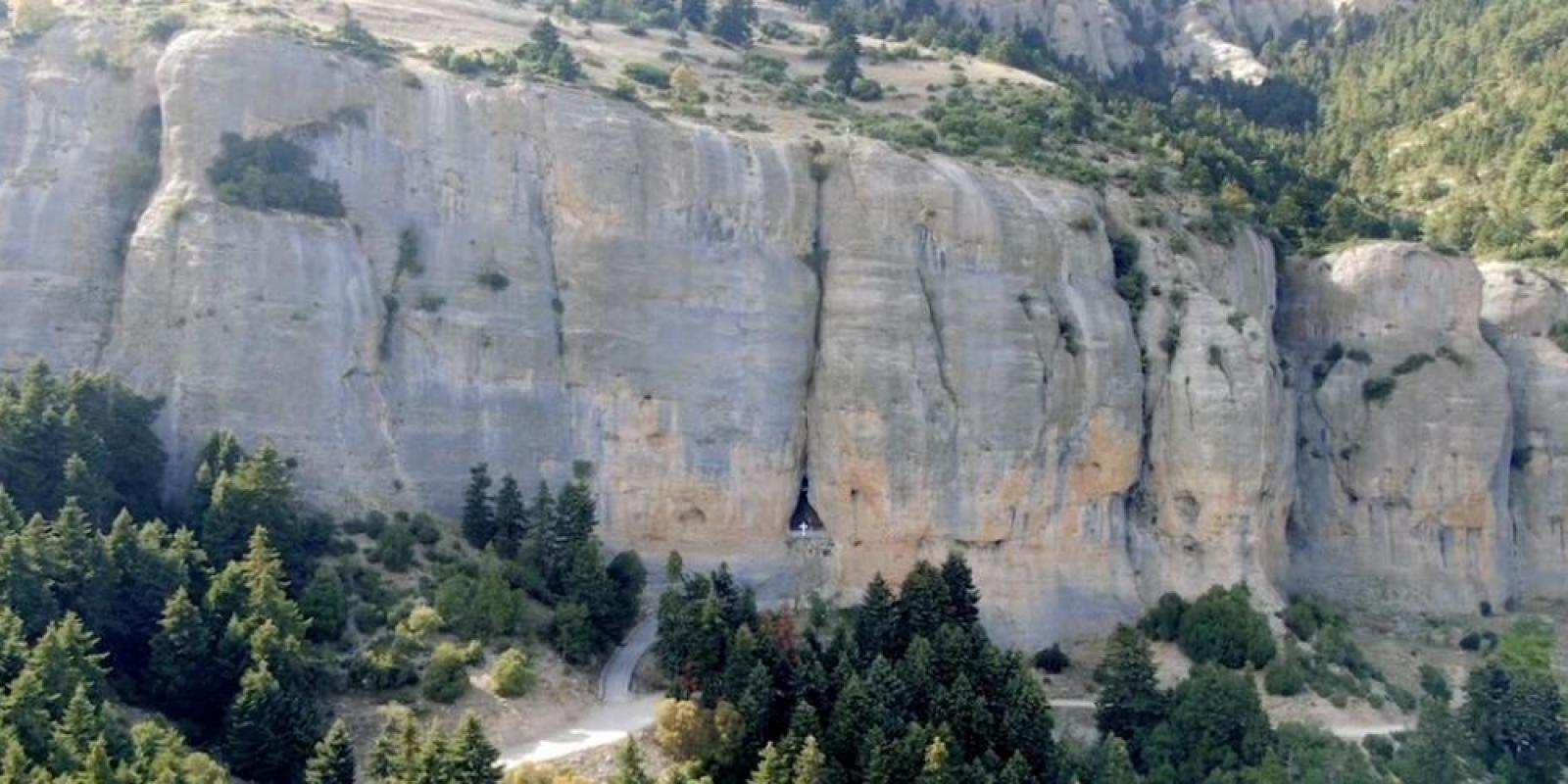 korinthiaka-meteora-oreini-korinthia