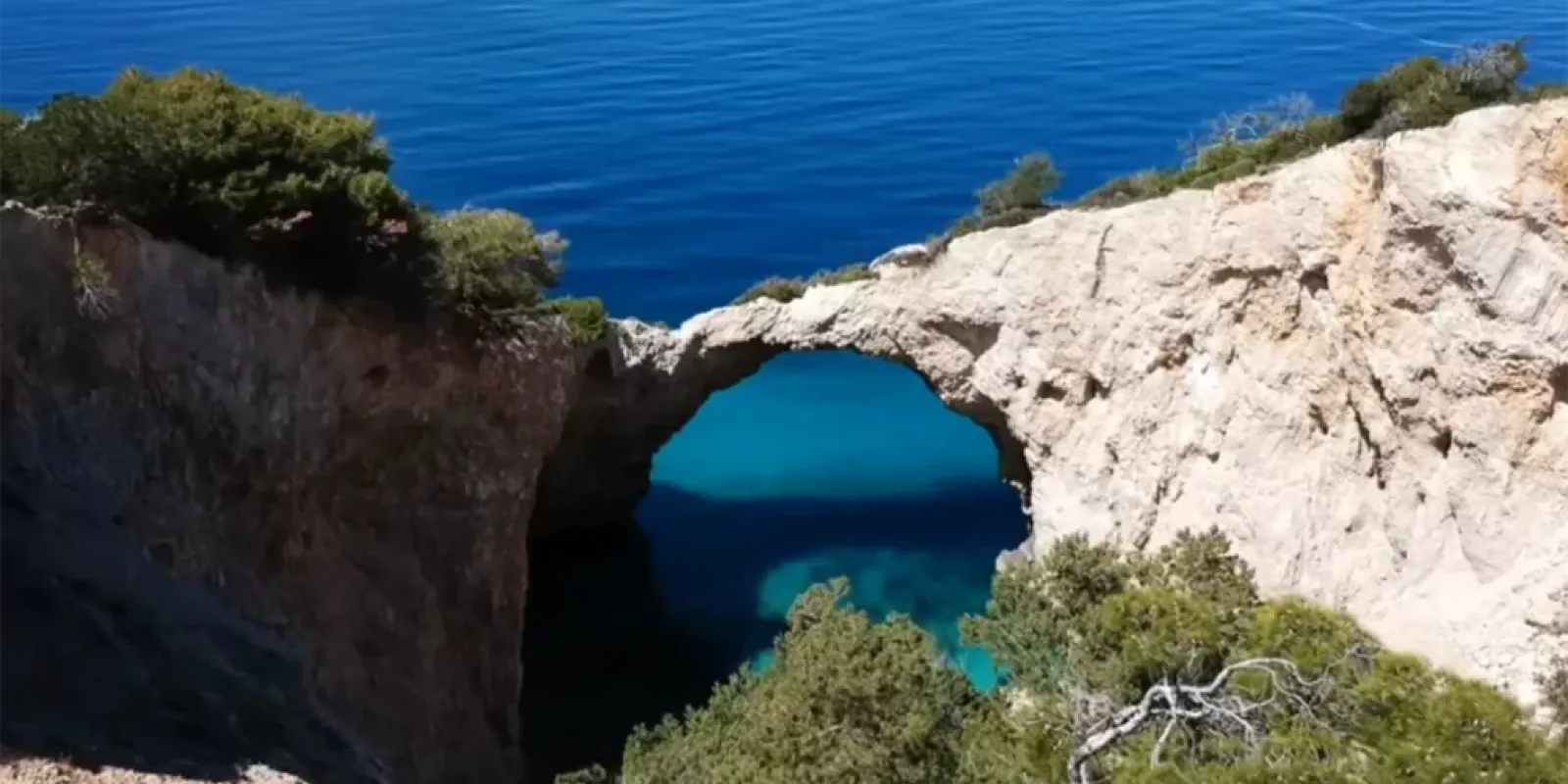 spilia-tis-fokias-korinthiakos
