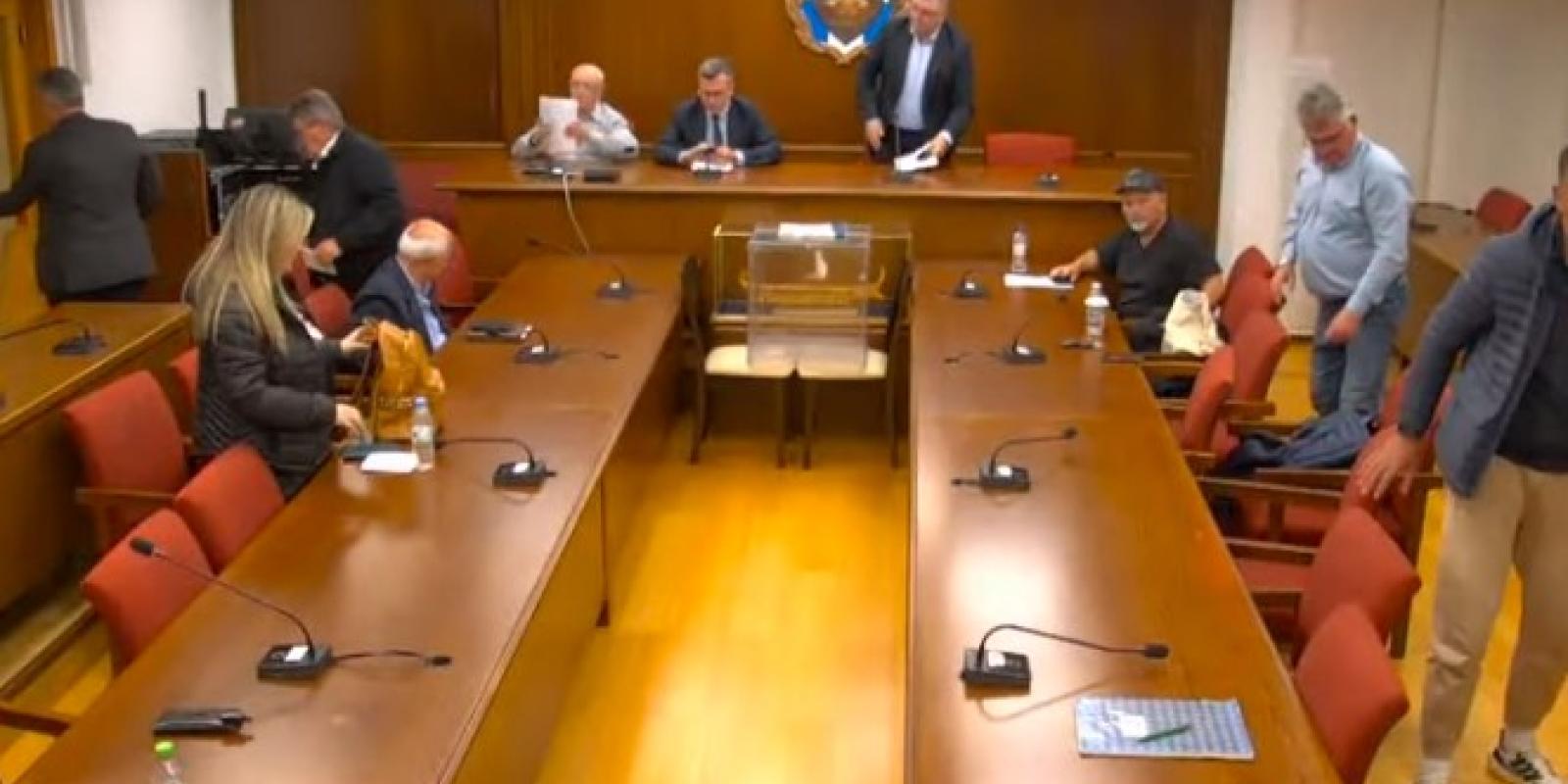 dhmotiko symboulio korinthos