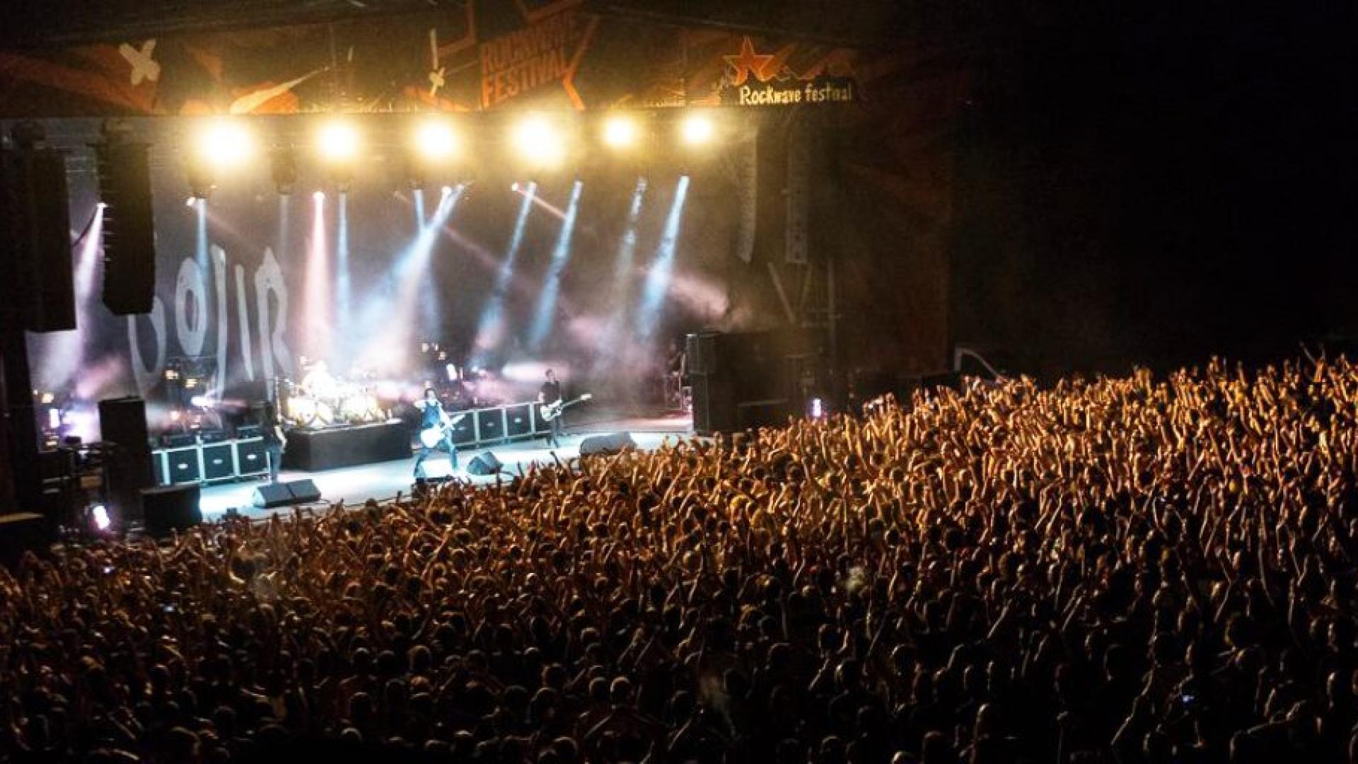 Rockwave-Festival-Athens-Crowds-k24