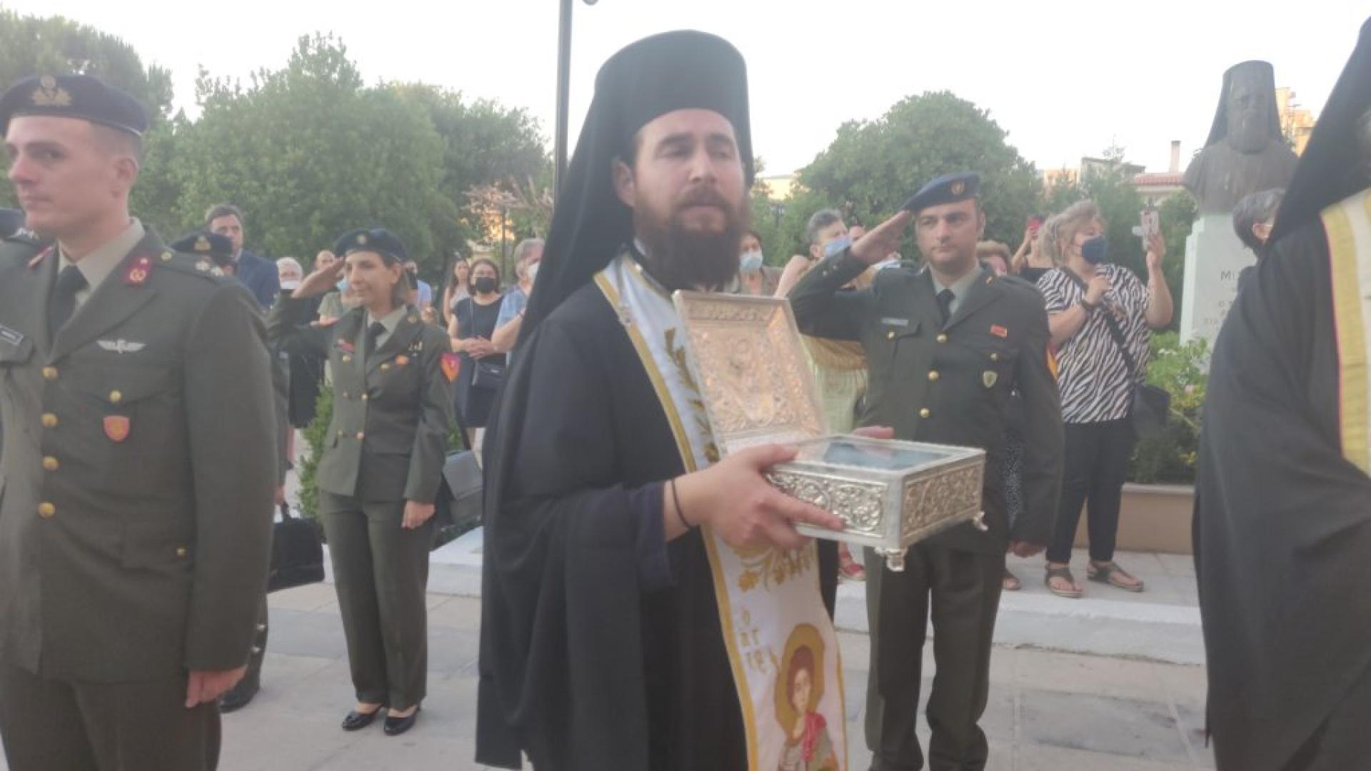 Λ,΄,
