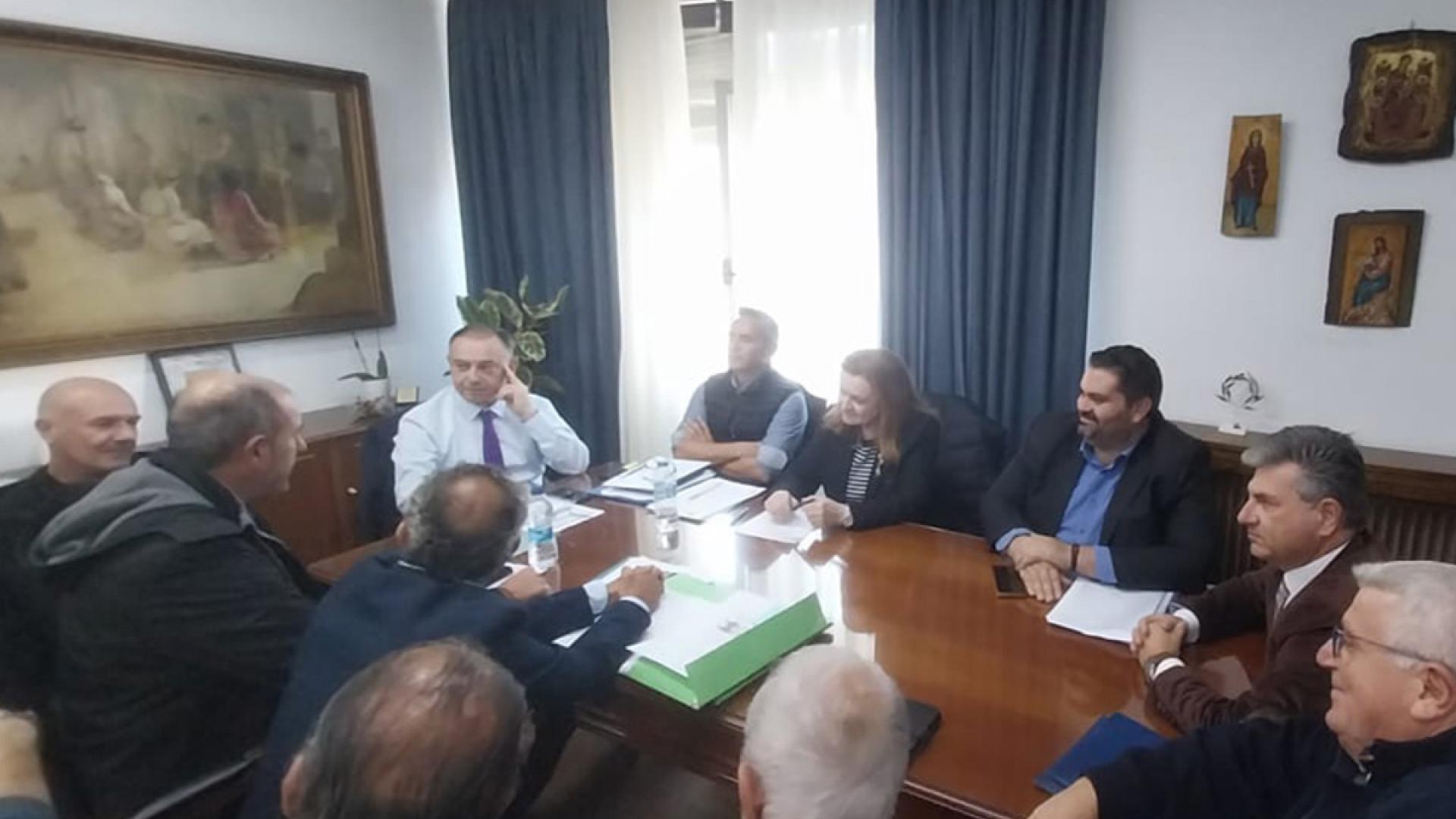 Synantisi-sto-YPAAT-gia-tin-antimetopisi-tou-provlimatos-tou-lagokefalou-stin-alieia-