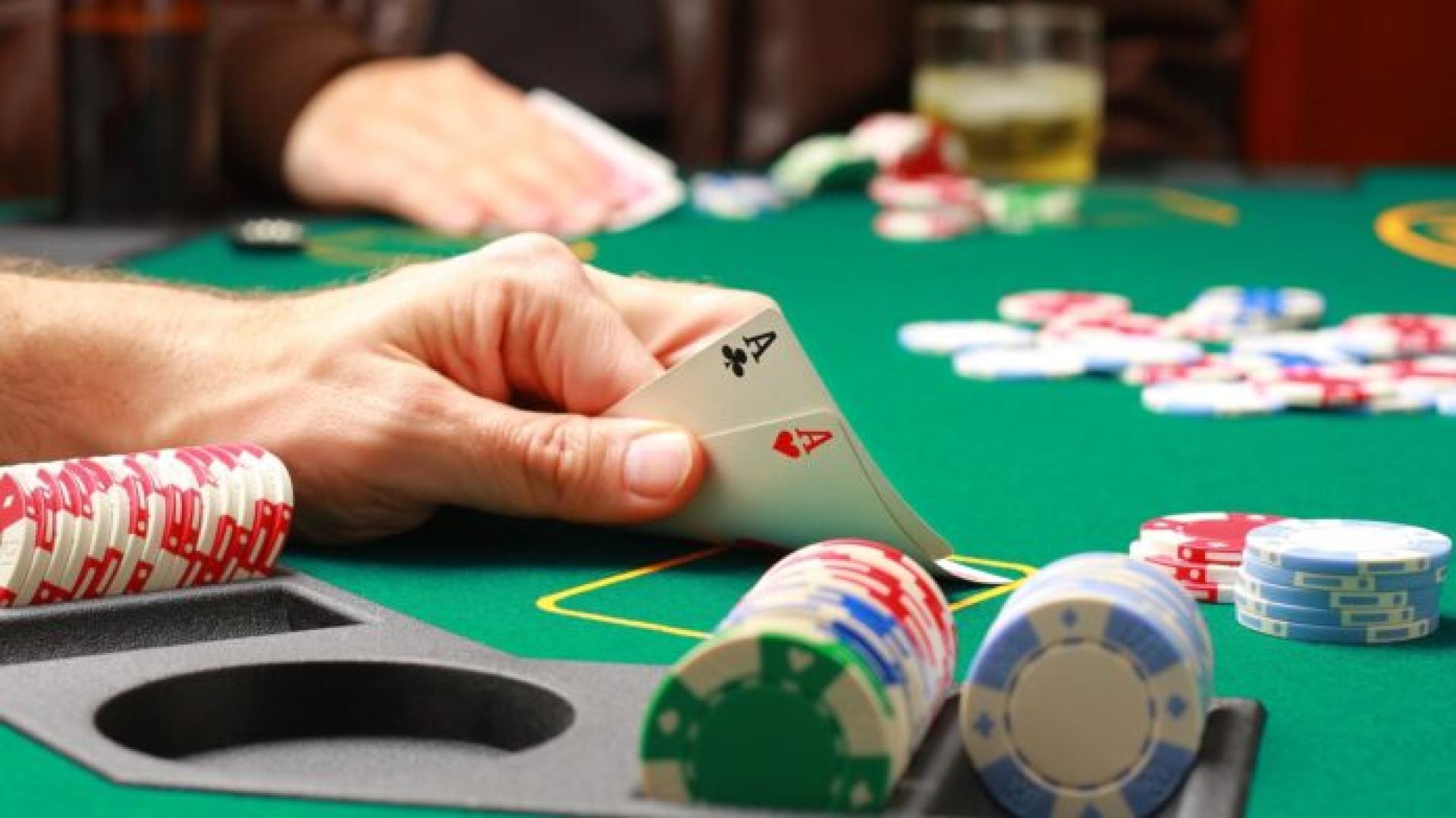 tixera-paixnidia-kartes-poker