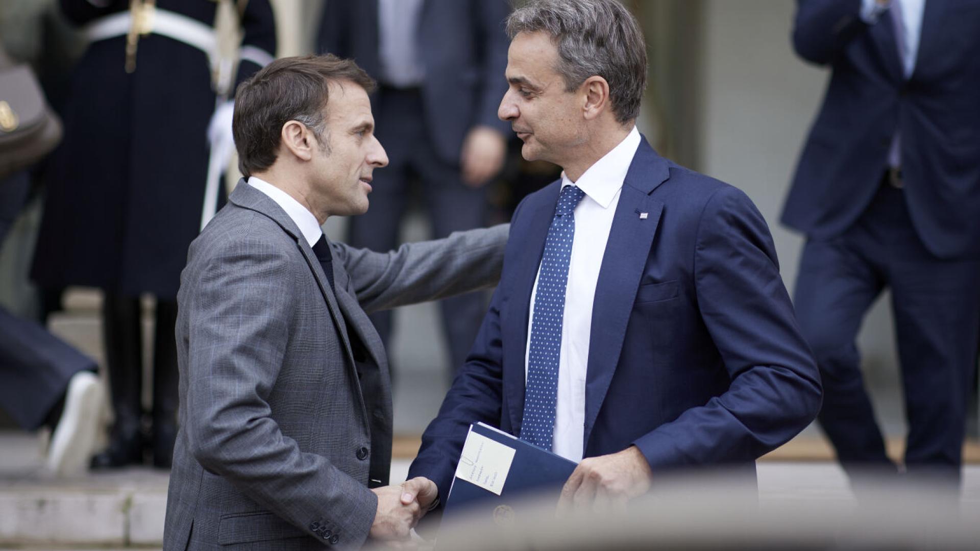 mitsotakis makron