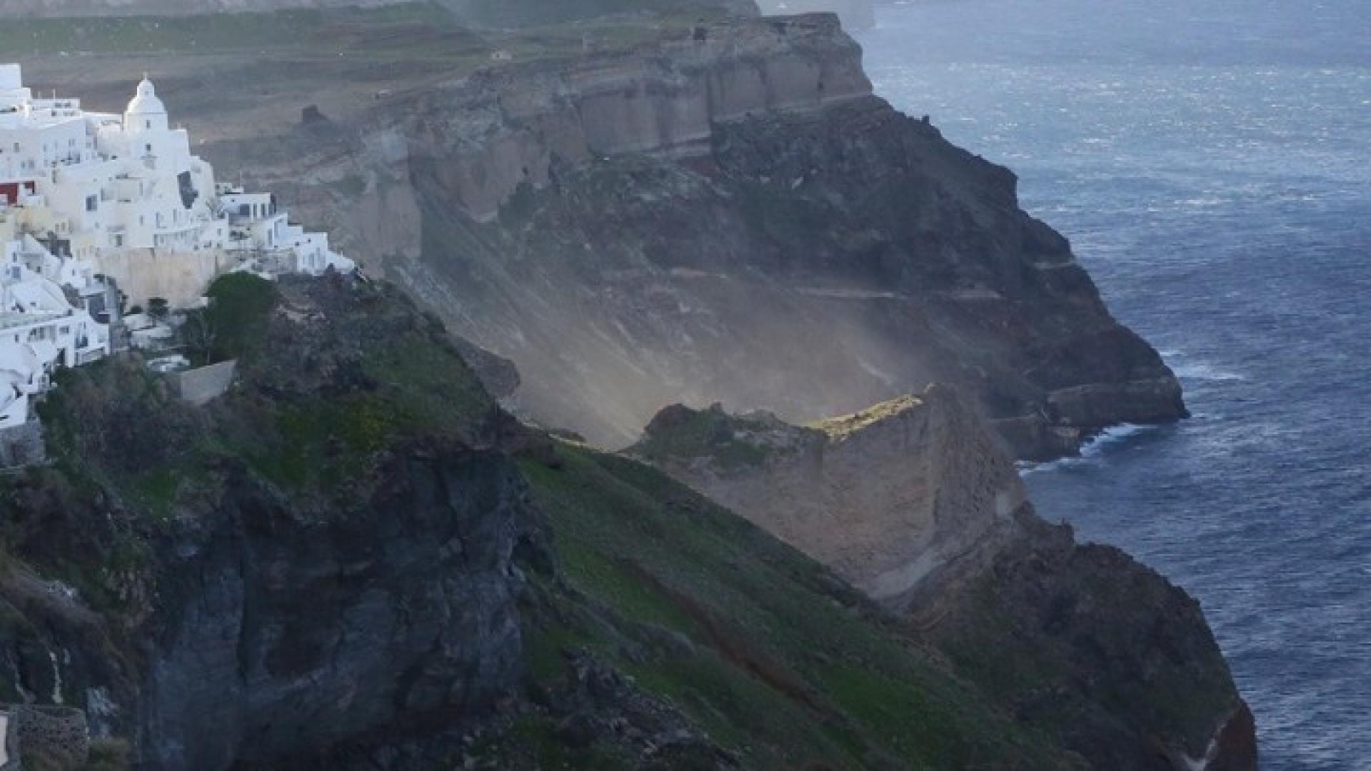 santorini seismos