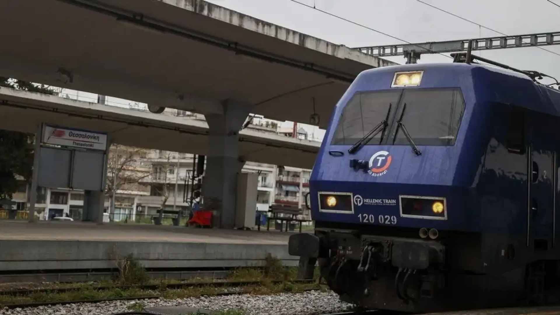treno-proastiakos-hellenic-train
