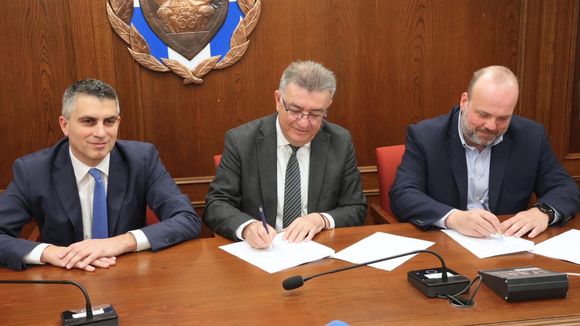 dimos-korinthion-dimas-stavrelis