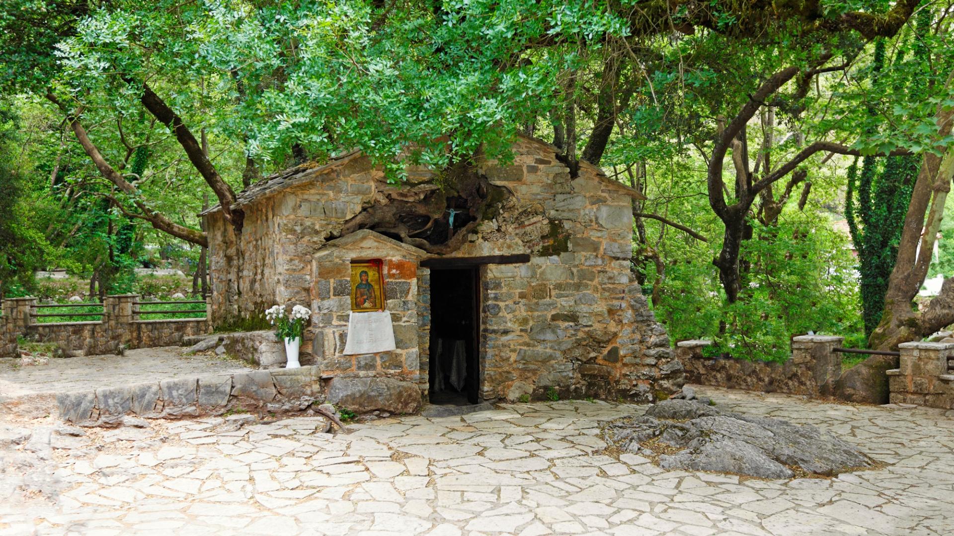 agia-theodora-vastas-peloponnisos