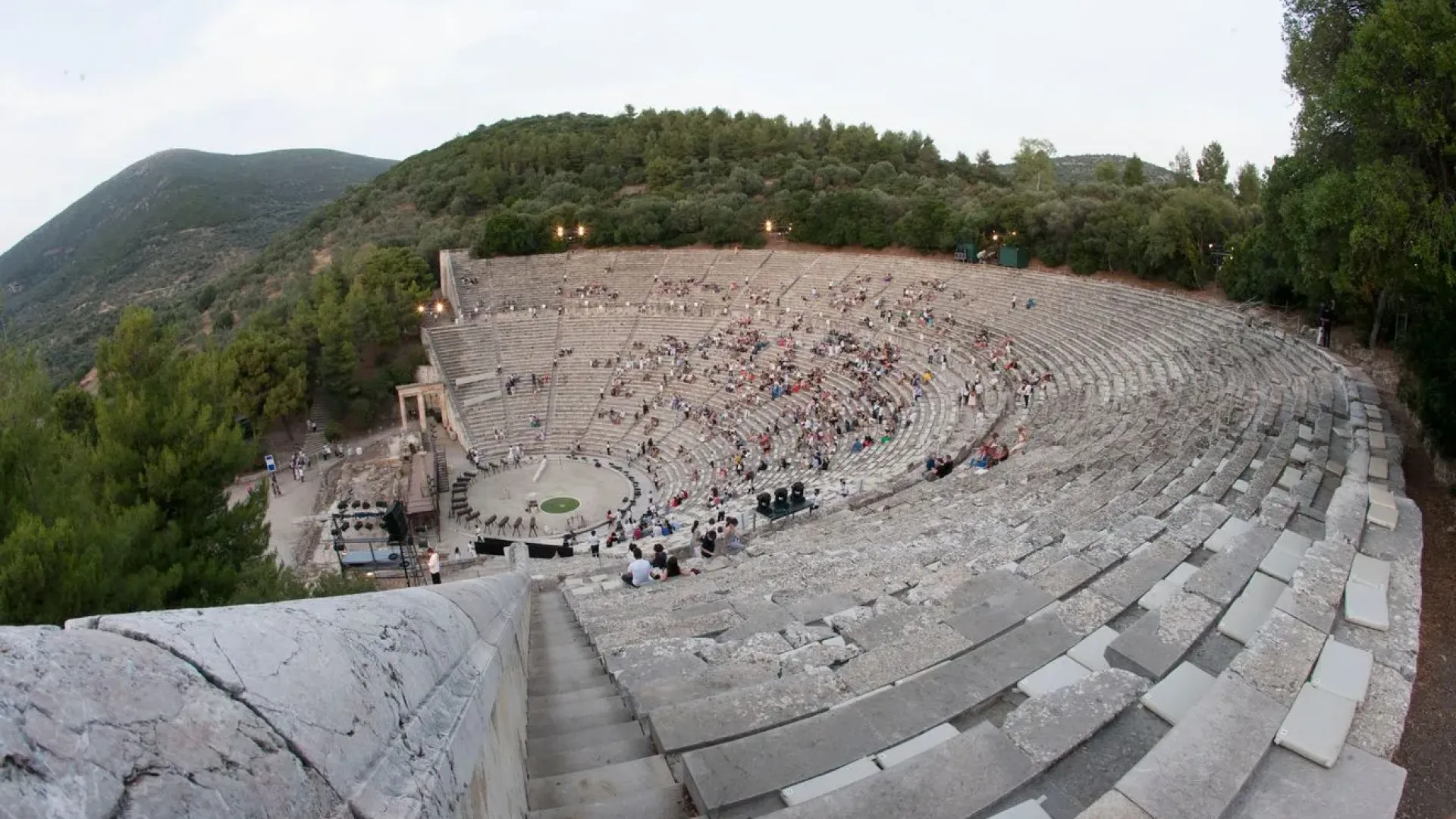 epidavros-arxaio-theatro-texnes