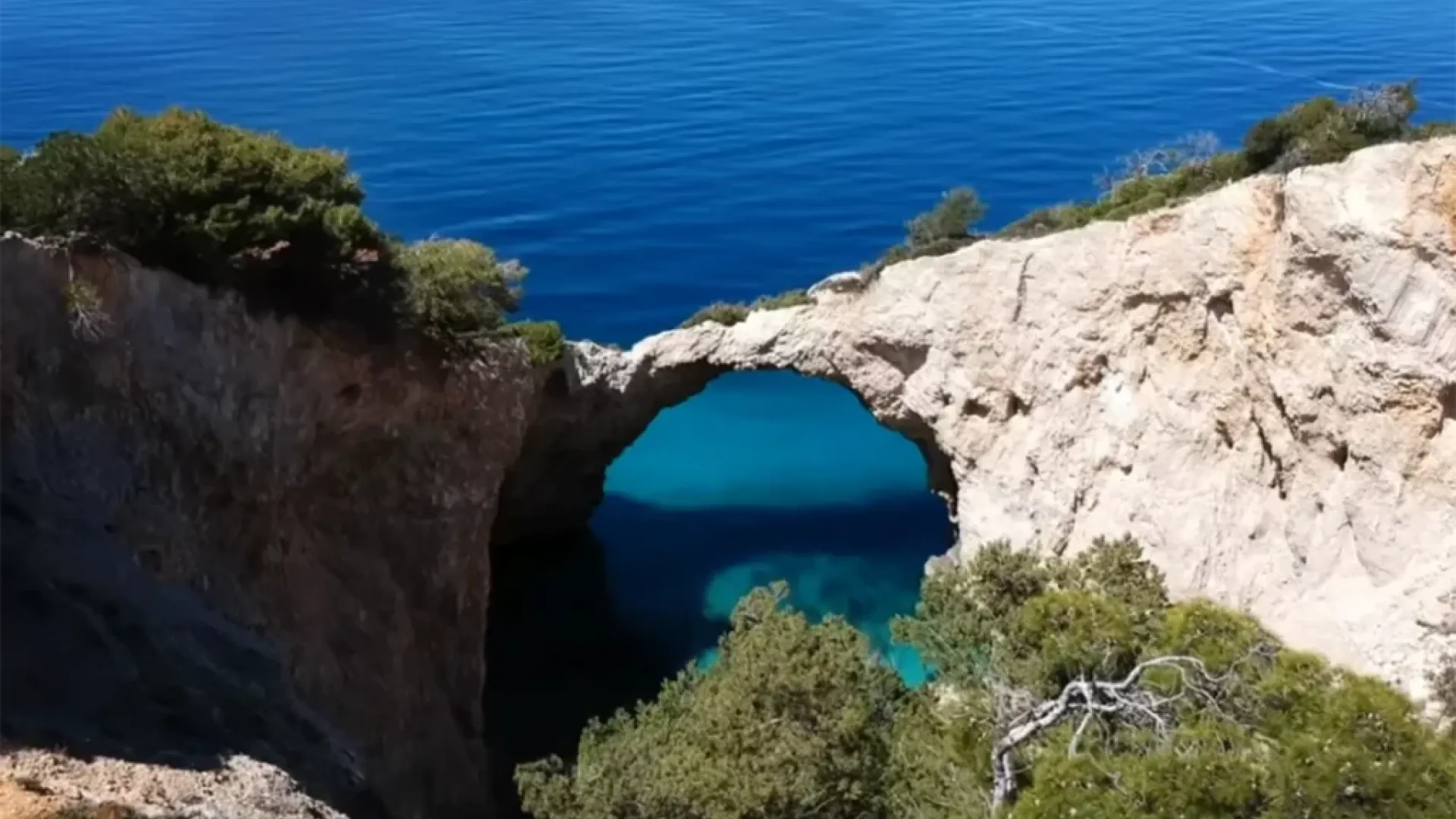 spilia-tis-fokias-korinthiakos