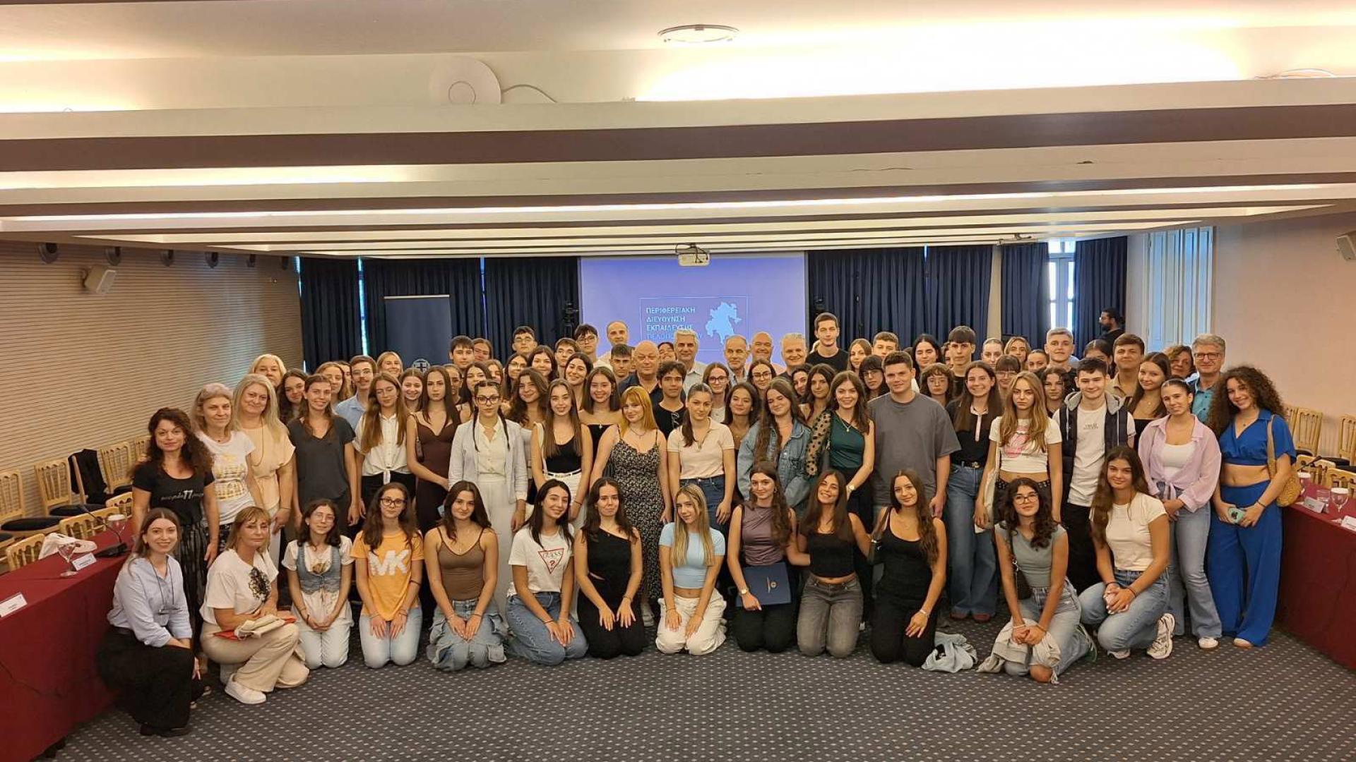 periferiako-simvouli-neon